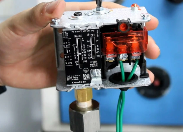 Công tắc áp suất